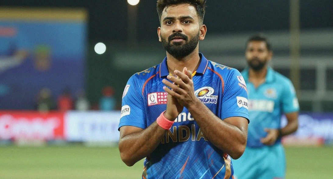 দশ ওভারের ওজন: জিন্টিমণি কলিতার ডাক, আর রেনুকা সিংয়ের নীরব অপেক্ষা