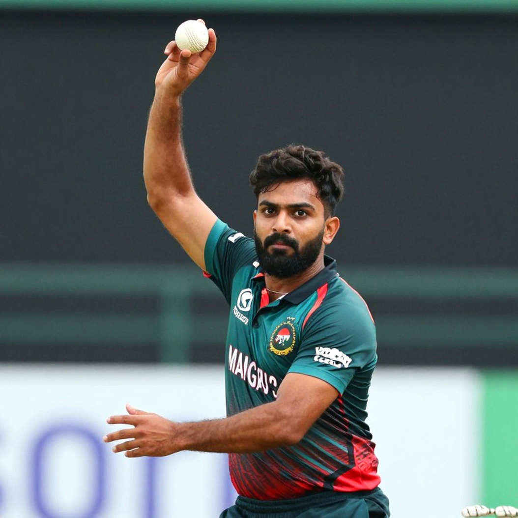 ঘাড়ের স্প্যাজম, ৯৮ ওভারের আলো আর ১৭০ রানের ঋণ: গকেবেরহার পঞ্চম দিনের আসল স্কোরকার্ড