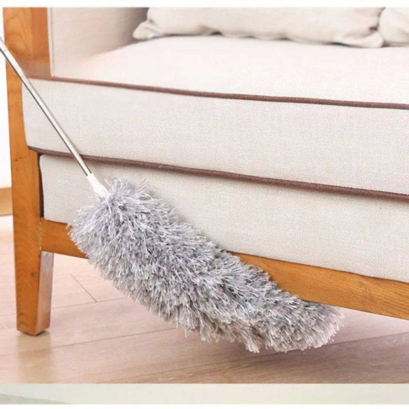 Extendable Microfiber Duster with Telescopic Handle Extendable Microfiber Duster with Telescopic Handle - Using under the chairs