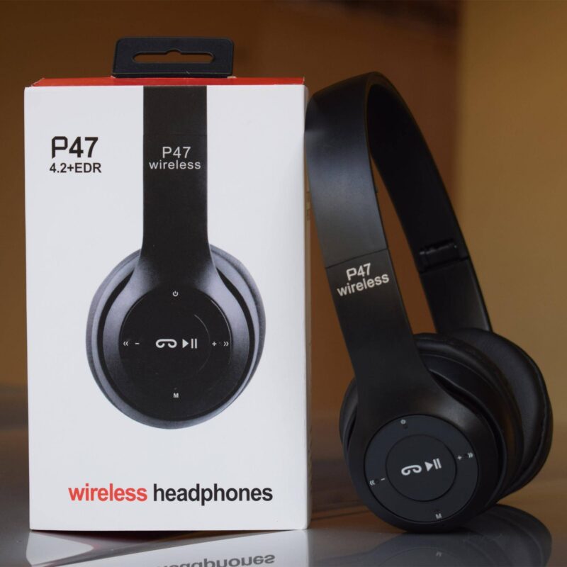 P47 Wireless Headphones Bluetooth Foldable Headset with Mic P47 Wireless Headphones Bluetooth Foldable Headset with Mic - Side view with box