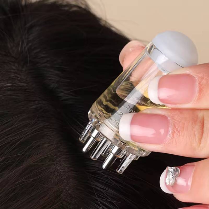 Hair Oil Applicator Comb: 2-in-1 Scalp Care Tool - Applying hair oil derectly to the scalp, roots